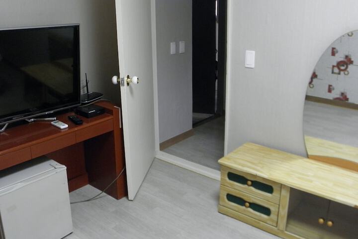Room 5 of 24
