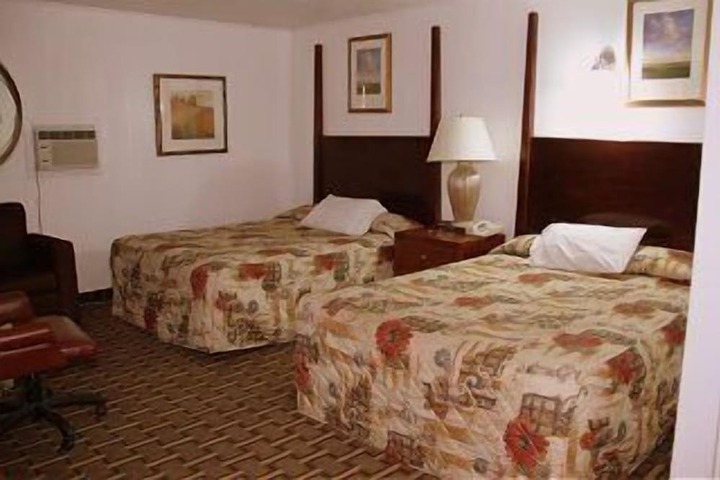 Room 8 of 26