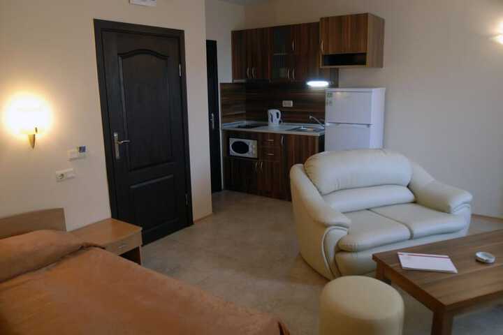 Room 4 of 61