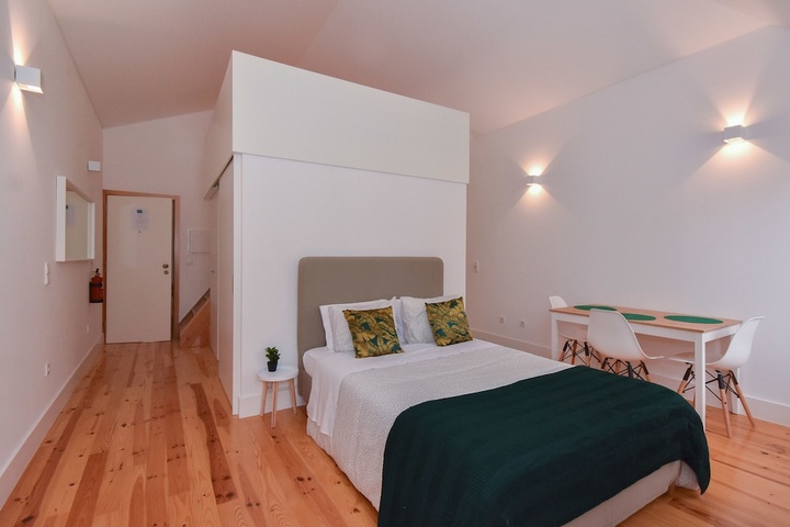 Room 5 of 11