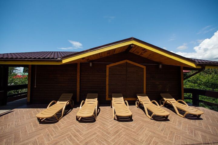 Sundeck 2 of 10