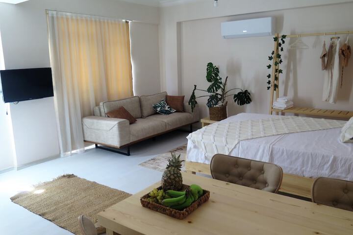Room 16 of 28
