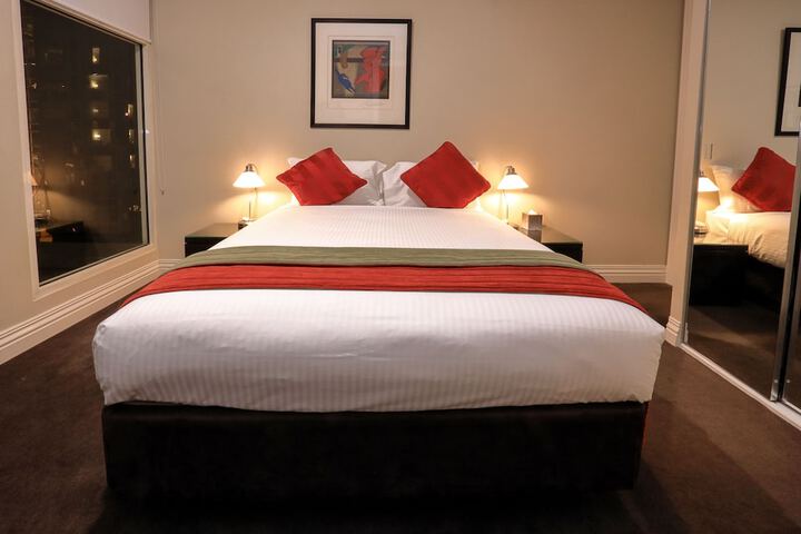 Room 10 of 68