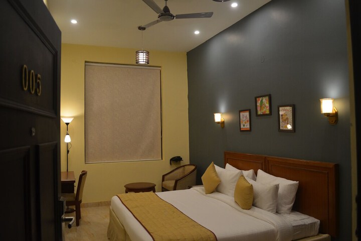 Room 6 of 40