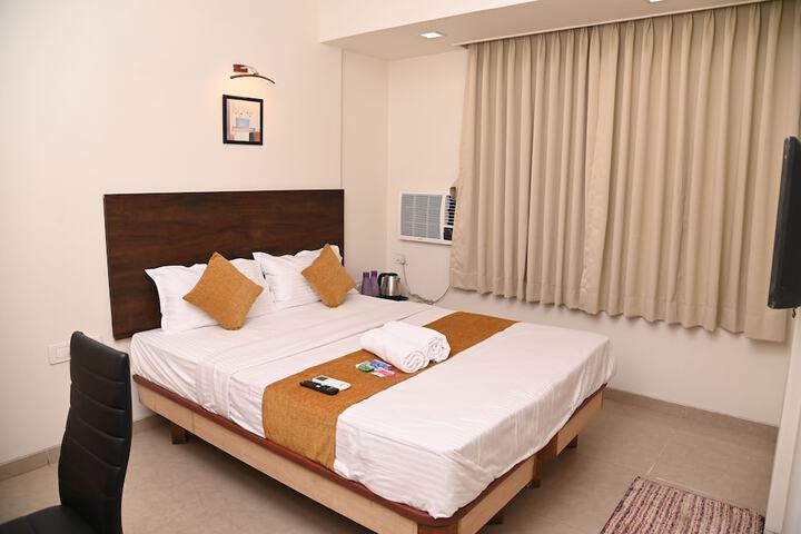 Room 6 of 7