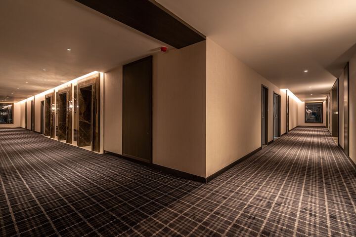 Room 8 of 82