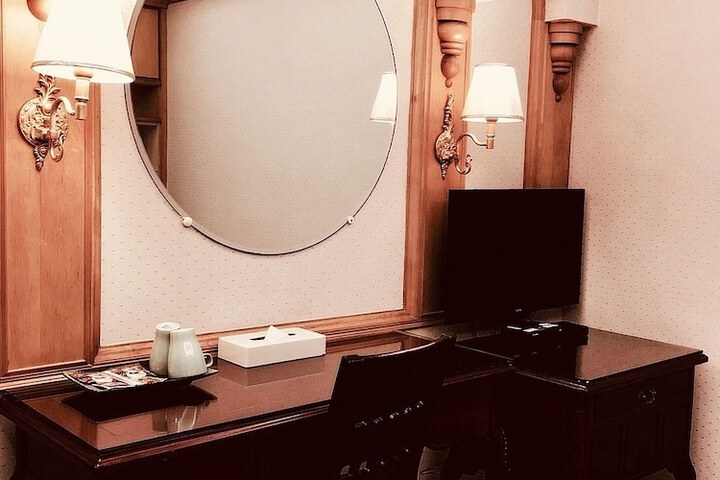 Room 15 of 43