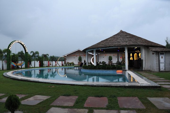 Pool 32 of 61