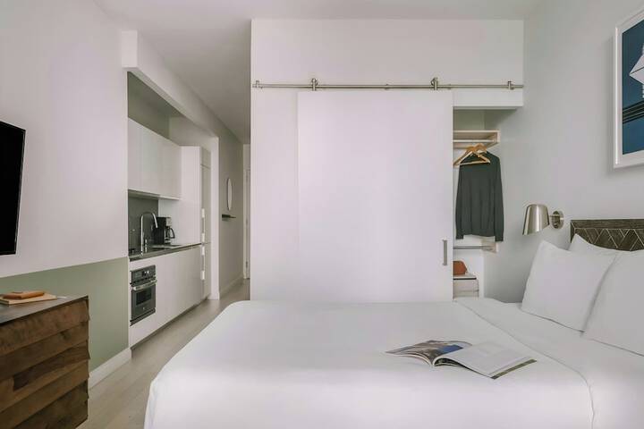 Room 42 of 104