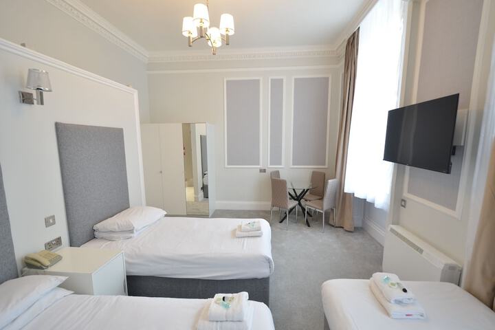Room 91 of 371