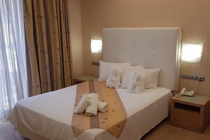 Room 19 of 171