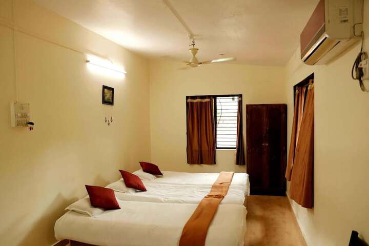 Room 6 of 26