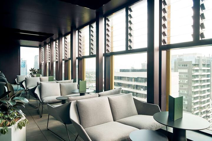 Lounge 78 of 95