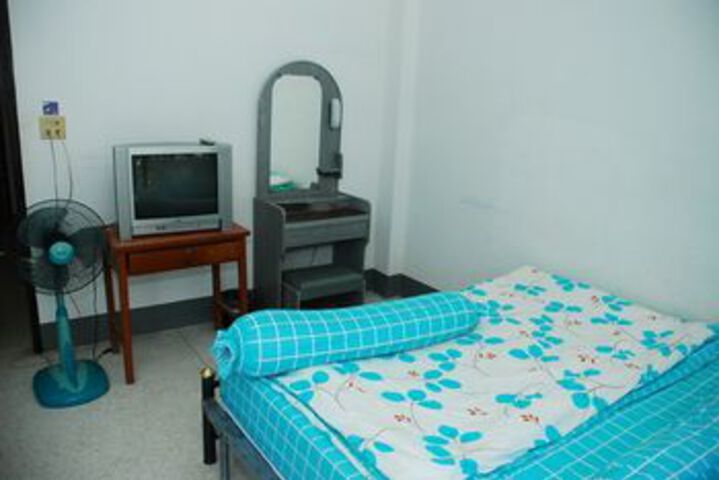 Room 18 of 28