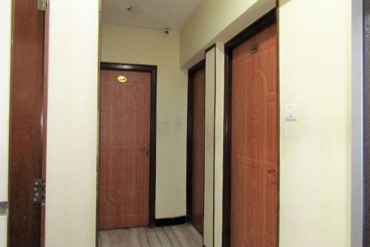 Room 9 of 10