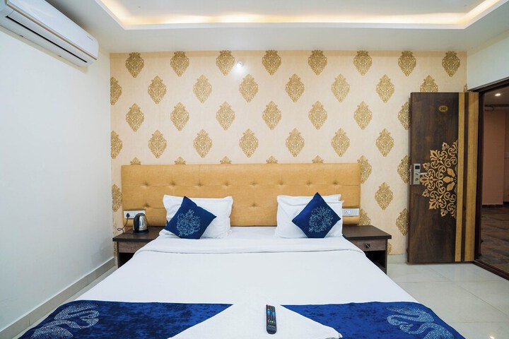 Room 12 of 34