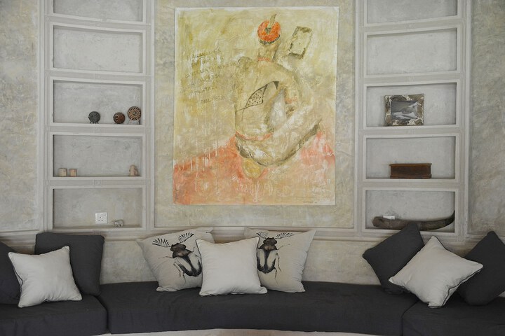 Lounge 40 of 65