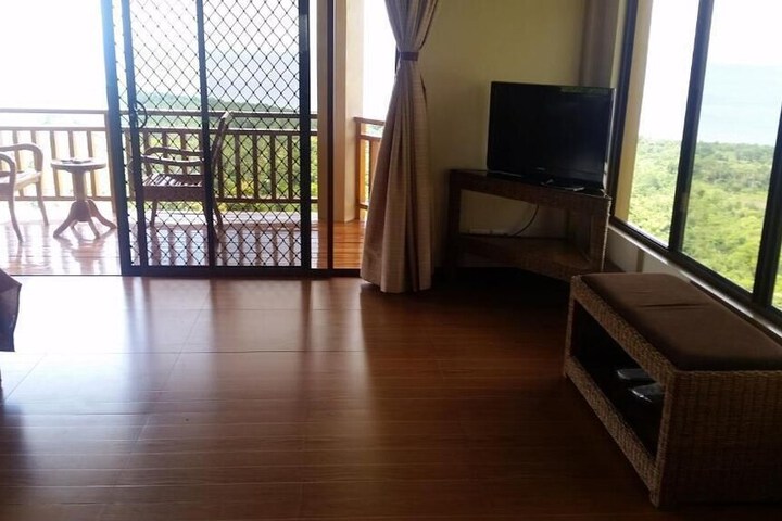 Room 7 of 75