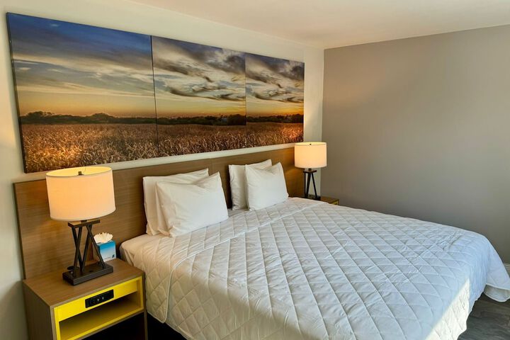 Room 13 of 27