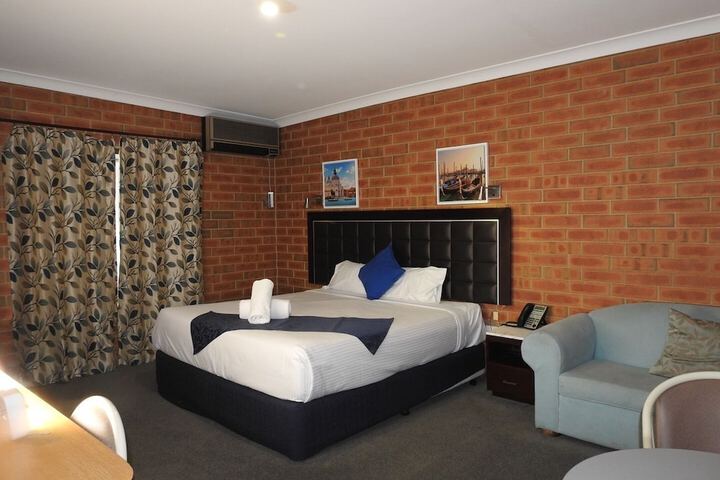 Room 7 of 36