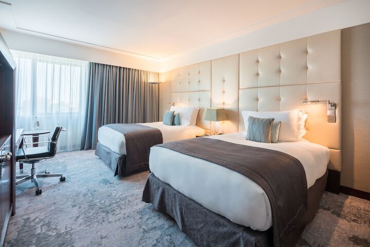 Room 31 of 211