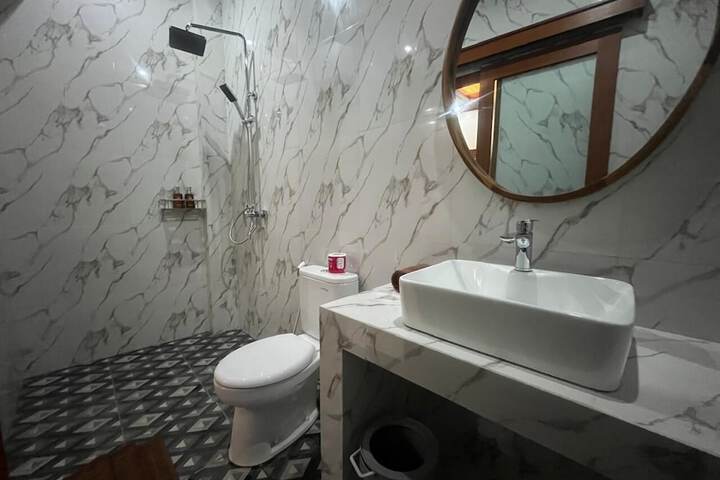 Room 12 of 24