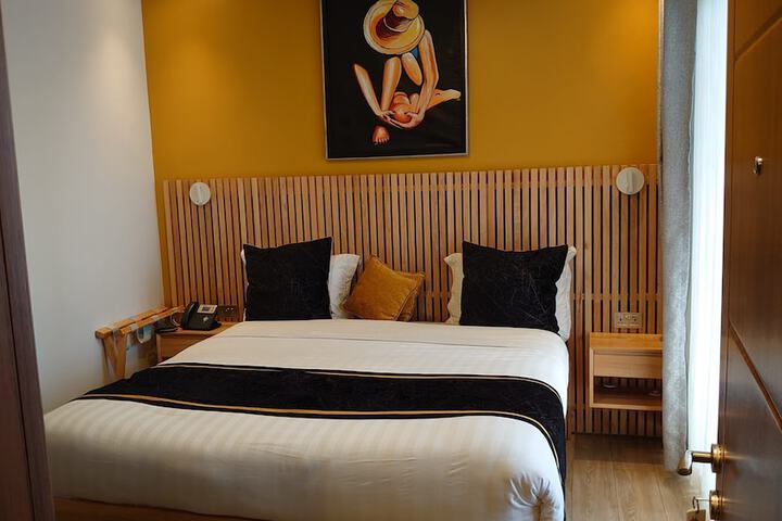 Room 14 of 24