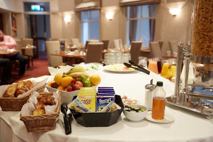 Breakfast/Coffee Service 57 of 142