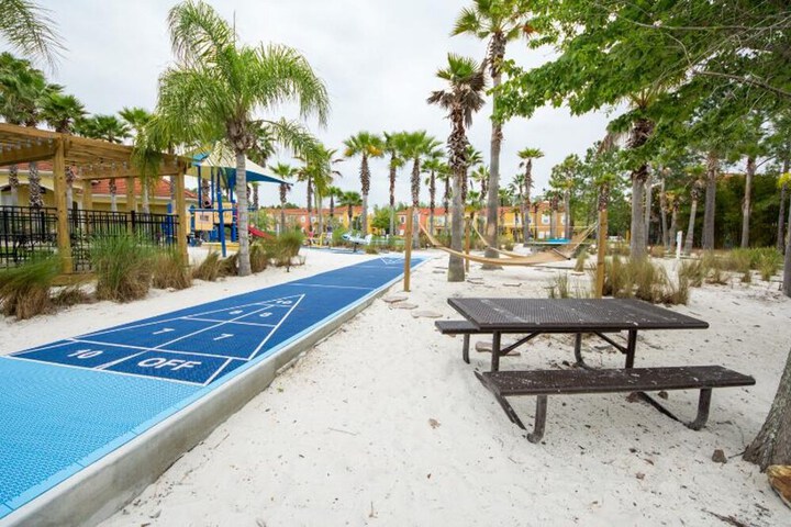 Property Grounds 52 of 60