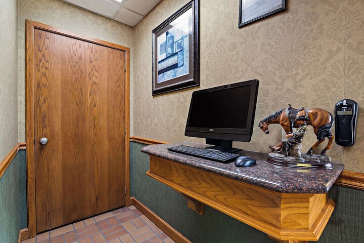 Business Center 39 of 47