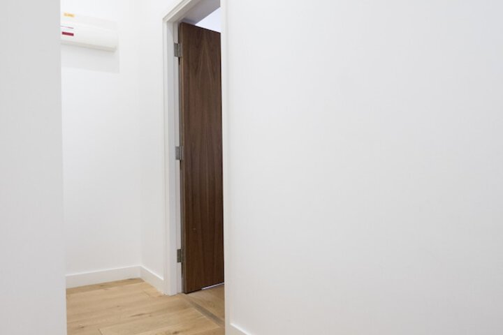 Room 6 of 31