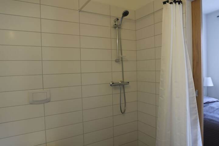 Room 21 of 32
