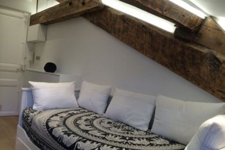 Room 33 of 63