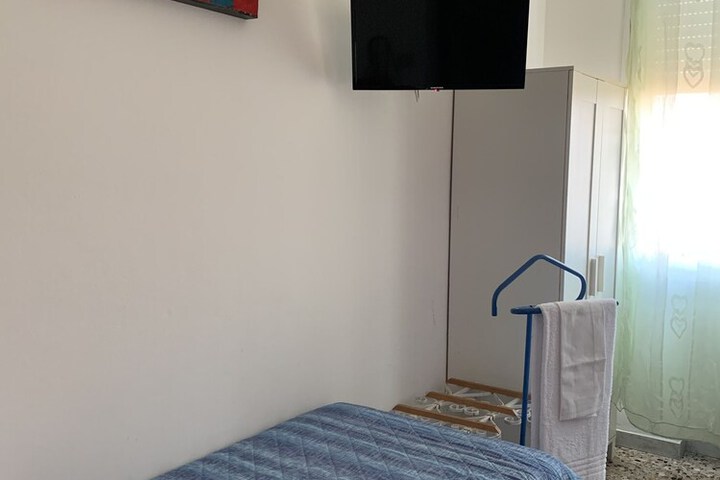 Room 20 of 37