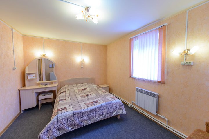 Room 2 of 2