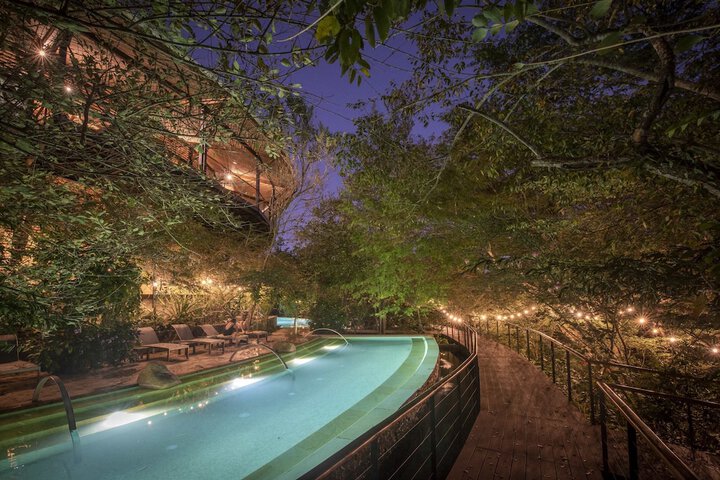 Hotel with Pool