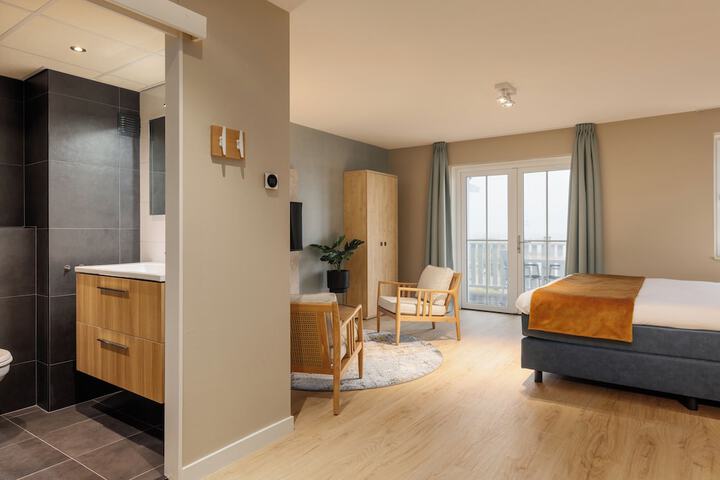 Room 10 of 40