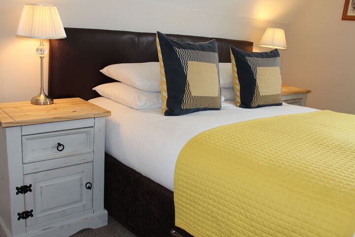 Room 6 of 34