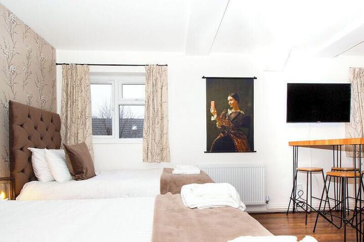 Room 46 of 153
