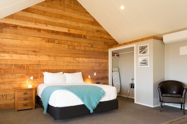 Room 4 of 20