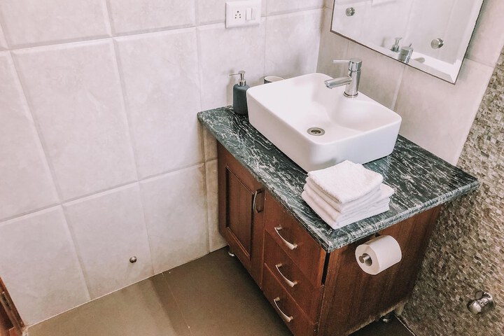 Room 53 of 64