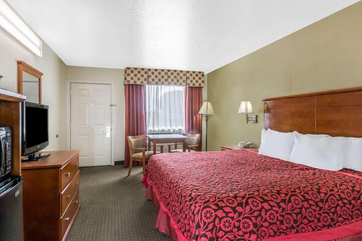 1 King Bed (7 of 14)
