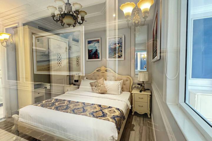 Room 35 of 195