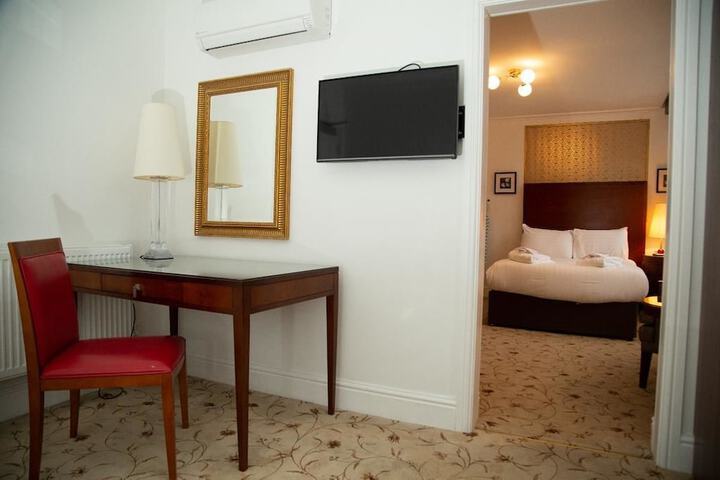 Room 4 of 19