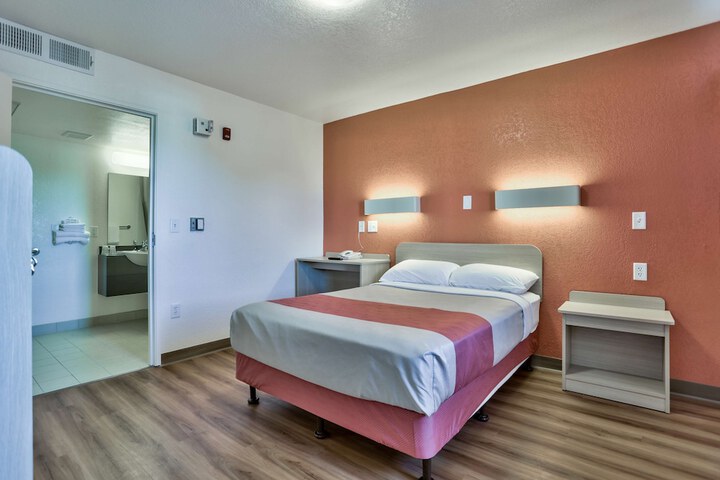 Room 21 of 45
