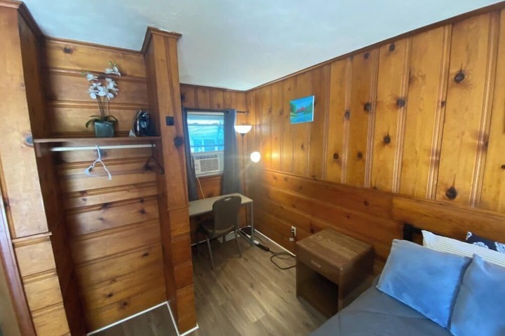 Room 4 of 22