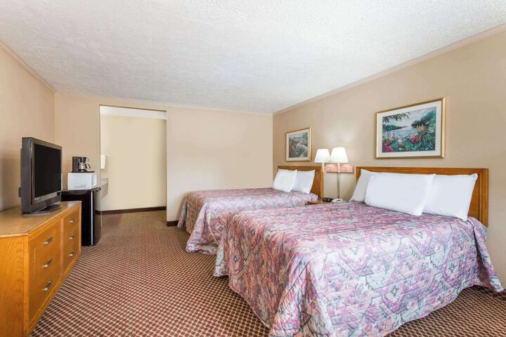 2 Double Beds (2 of 5)