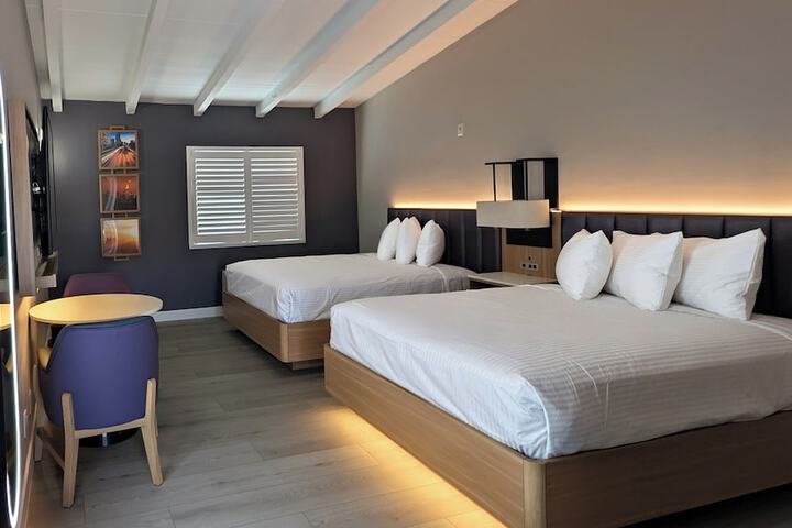 Room 3 of 8