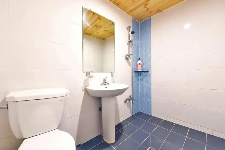 Room 7 of 14
