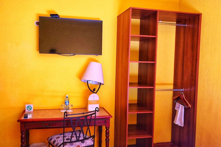 Room 5 of 40